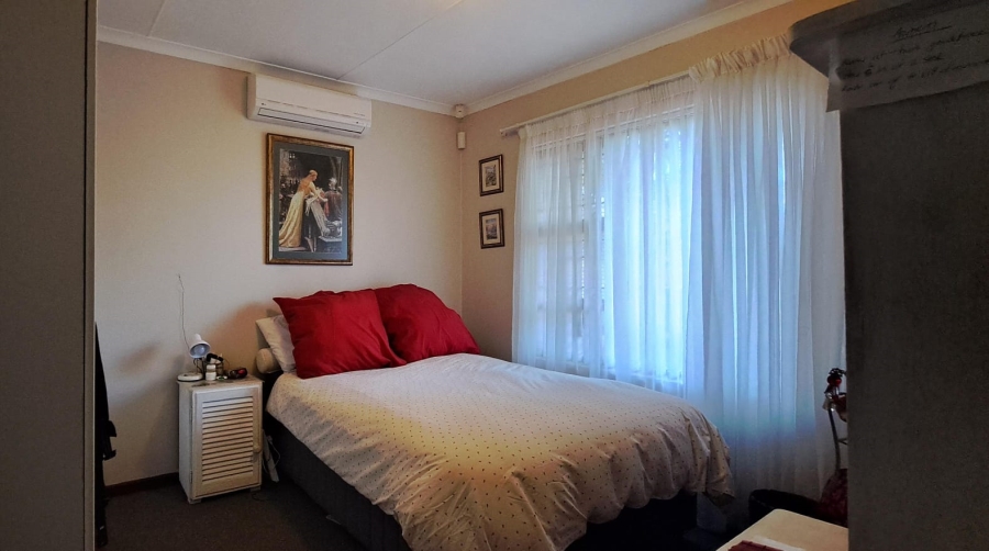 3 Bedroom Property for Sale in Heiderand Western Cape